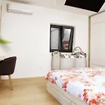 Zaza - & Style - King Bed, Modern, Parking