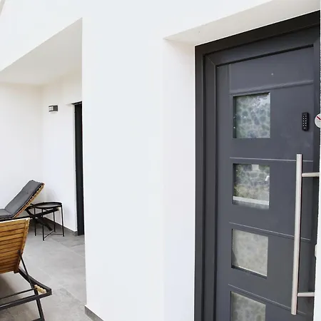 Zaza - & Style - King Bed, Modern, Parking شقة بريفلاكا