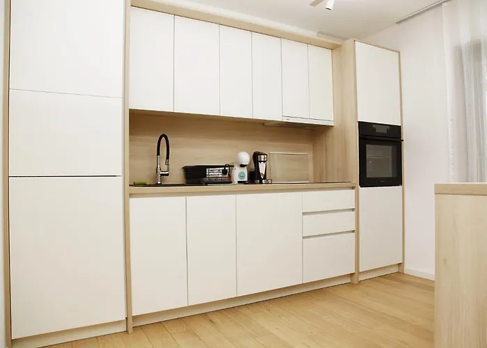 Zaza - & Style - King Bed, Modern, Parking 普利拉卡